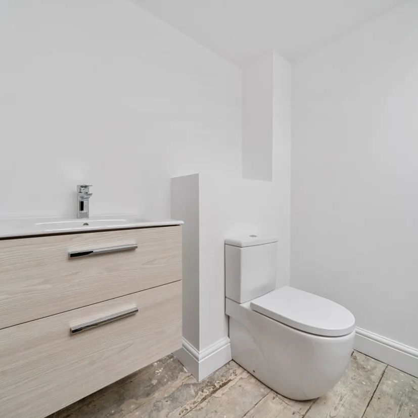 4 bedroom detached house to rent - Photo 1