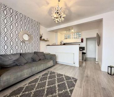 Beachfield Avenue, Newquay, TR7 - Photo 1