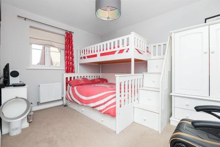 3 bedroom detached house to rent - Photo 3