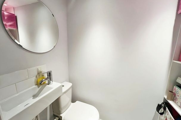 Middle Street - Photo 1