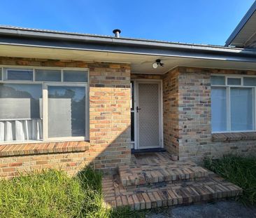 Neat, Convenient & Ready to Move In – Water Bill Included!!! - Photo 1