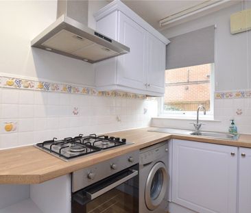 12, Garth Drive, Moortown, Leeds, LS17 5BE - Photo 2