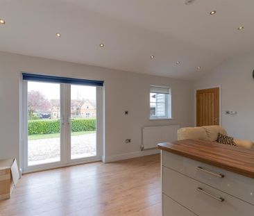 2 bedroom detached house to rent - Photo 3