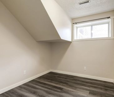 - 2 Bedroom at Spruce View Apartments - Photo 6