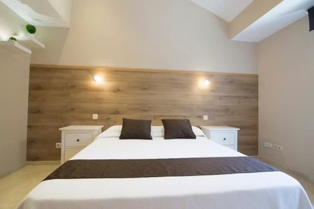 Calle de los Bordadores, Madrid, Community of Madrid 28013 - Photo 2