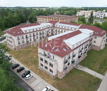 Pronájem bytu 1+kk 28 m² - Photo 1