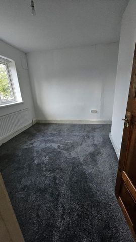 2 bedroom semi-detached house to rent - Photo 4