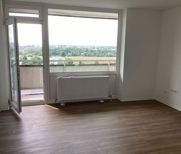 Aussicht auf die Frankfurer Skyline: günstige 1-Zimmer-Single-Wohnung - Foto 1