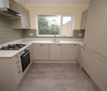 3 bedroom semi-detached house to rent - Photo 3