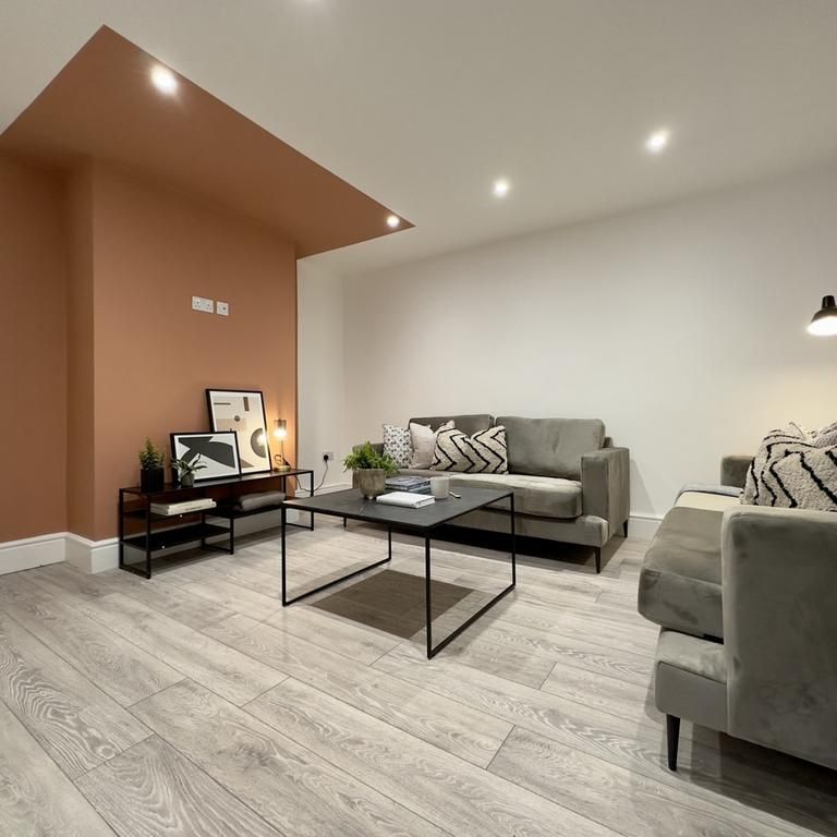 1 bedroom in a house share to rent - Photo 1