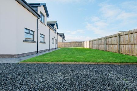 5 bedroom detached house to rent - Photo 3