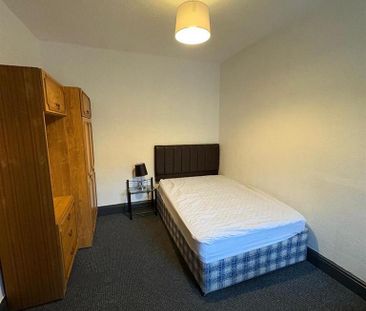 4 bedroom private hall to rent - Photo 6