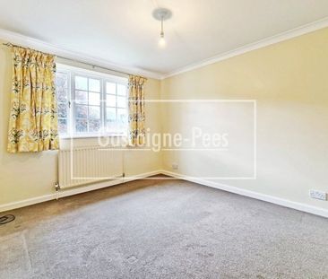 Oaklands, Haslemere, GU27 3RD - Photo 1