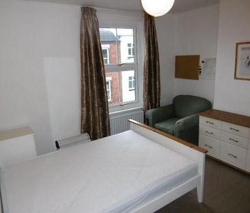 3 bedroom terraced house to rent - Photo 4