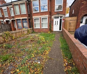 3 bedroom end of terrace house to rent - Photo 5