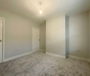 2 bedroom Mid Terraced House to let - Photo 3