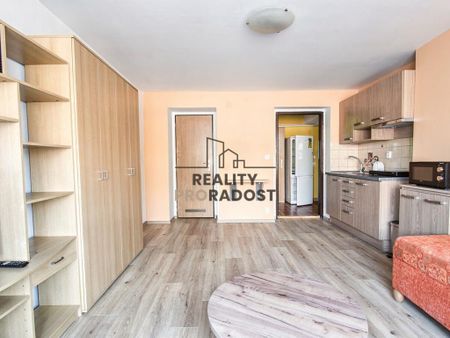 Pronájem bytu 1+kk 28 m2 - Fotografie 4