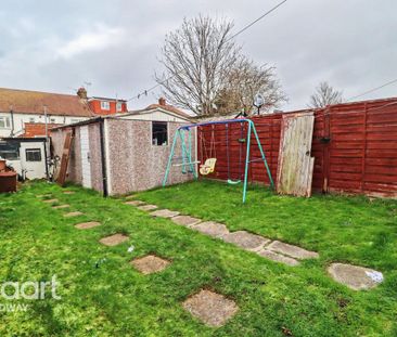 4 bedroom semi-detached house to rent - Photo 4