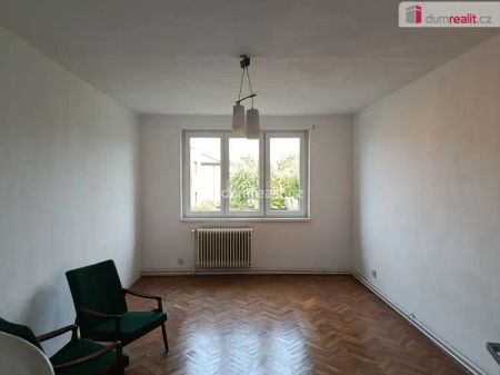 Hezký byt 4+1 po částečné rekonstrukci, Zbuzany u Prahy - Photo 3