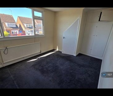 3 bedroom semi-detached house to rent - Photo 6