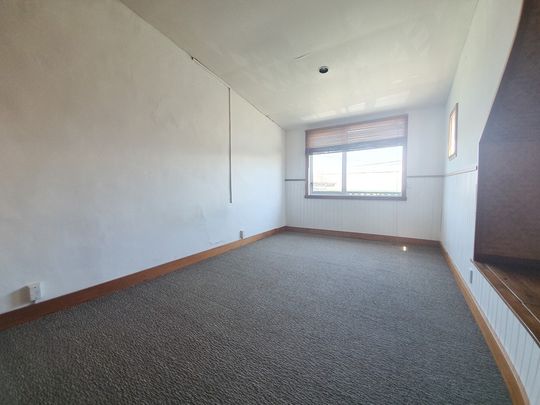 2 Bedroom Upper Unit in Onehunga - Photo 1