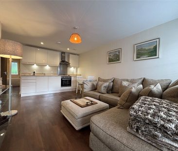 Sullivan Close, Farnborough, GU14 - Photo 5