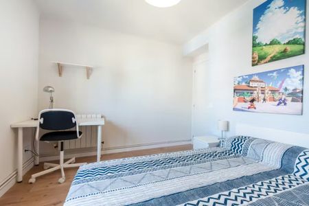 Calle Escalona, Madrid, Community of Madrid 28024 - Photo 5