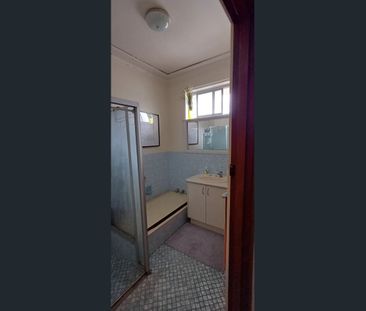 House in North Perth - Photo 3