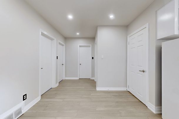 For Lease - 438 Centre Street, Richmond Hill, Ontario - Photo 1