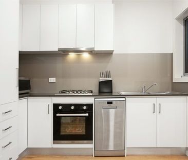 2/22 Epstein Street, Reservoir VIC 3073 - Photo 6