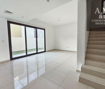 Spacious 3 BR Villa at Nasma Residence for Rent - Photo 3