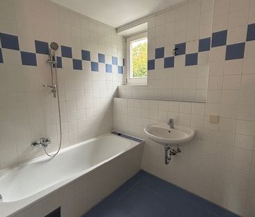 Lichtdurchflutete 3-Zimmer-Wohnung mit Balkon und Tiefgaragenplatz - Photo 2