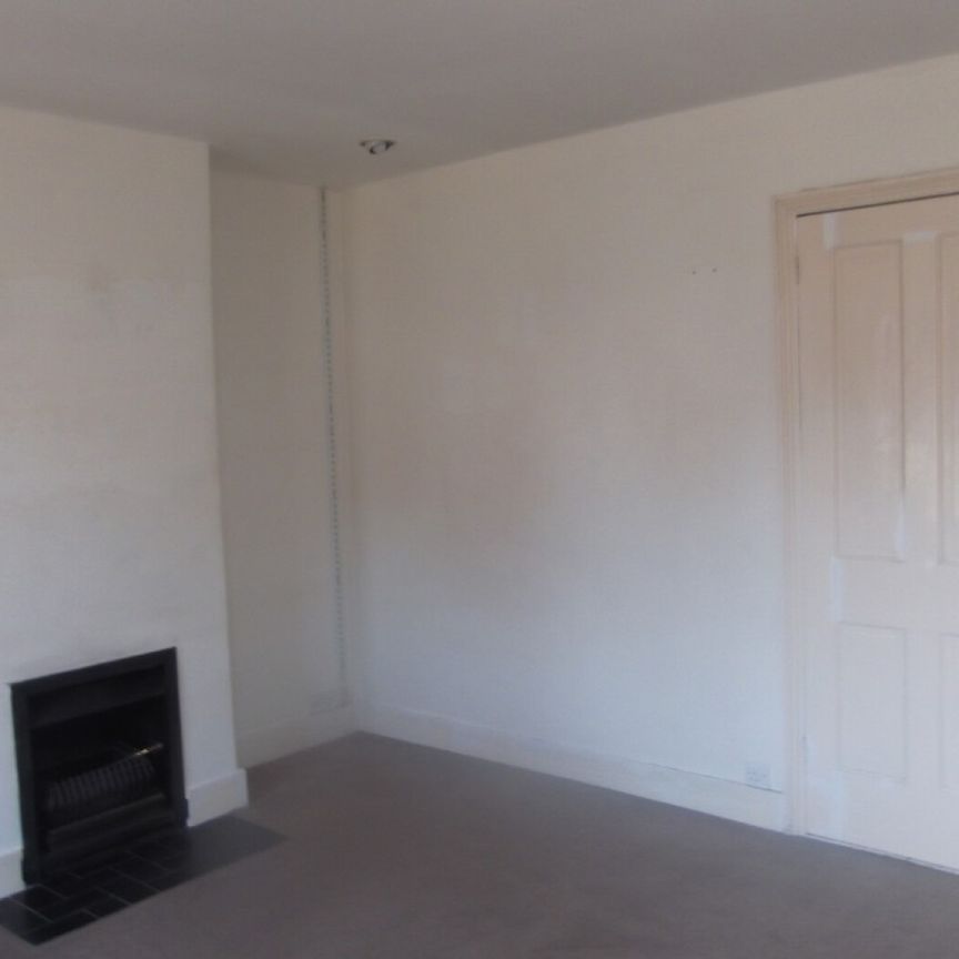 2 bedroom House - Fishers Green Road, Stevenage - Photo 1