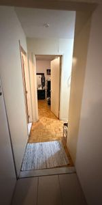 Magnifique 4 ½ au 1975 avenue Albert-Murphy à Laval, situé dans un quartier tranquille et recherché, proche de tous les services. - Photo 4