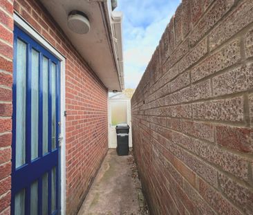 Park Mead, Taunton, Monkton Heathfield - Photo 2