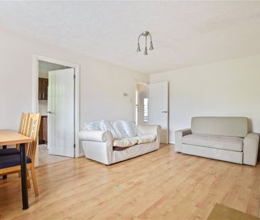 Weavers Way, NW1 - Photo 1