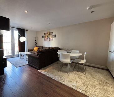2 bedroom flat to rent - Photo 2