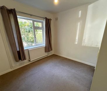 431A Woodham Lane, Addlestone, Surrey, KT15 - Photo 1