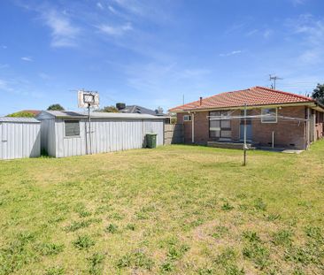 13 Madden Street Seaford VIC - Photo 4