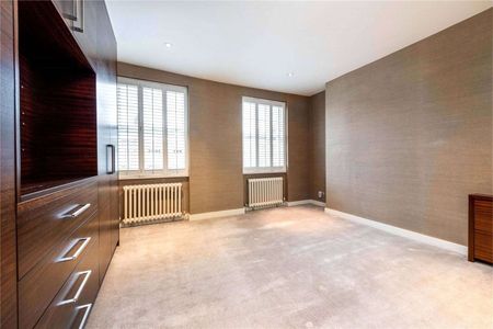 A two bedroom plus study period three storey house on a desirable residential address in the heart of Chelsea - Photo 5