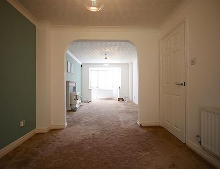 5 Bedroom Detached To Let - Photo 2