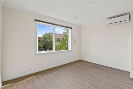 Studio Living in the Heart of St Kilda - Photo 4
