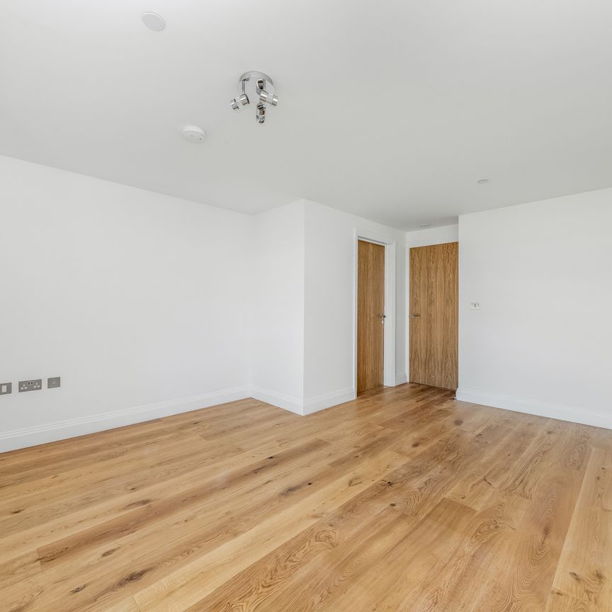 Meridian Point, Greenwich, SE8, London - Photo 1