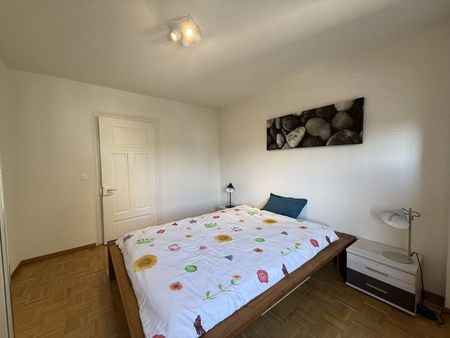 Modern, newly renovated 3.5-room furnished apartment in the heart of Zurich - Photo 2