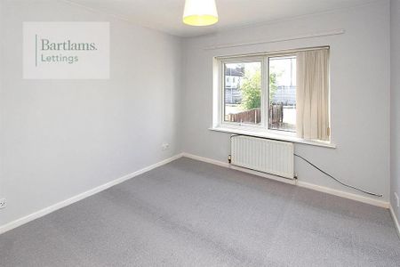 2 bedroom semi-detached bungalow to rent - Photo 2