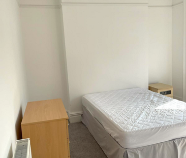 7 bedroom terraced house to rent - Photo 3