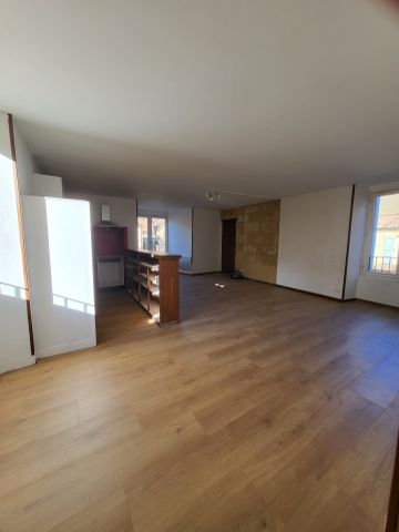 Location Appartement 5 pièces 89m² SARLAT LA CANEDA 24200 - Photo 3