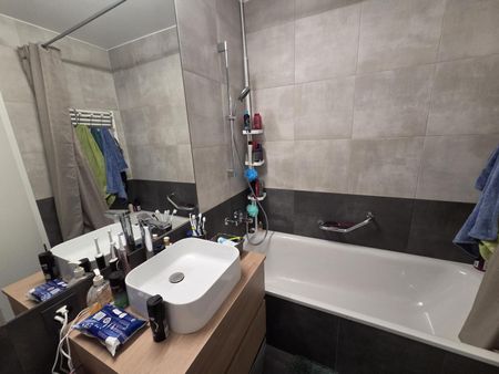 Très beau 3,5 pièces au 5ème et dernier étage d'un immeuble récent - Foto 3