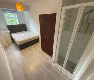 1 bedroom in a house share to rent - Photo 3