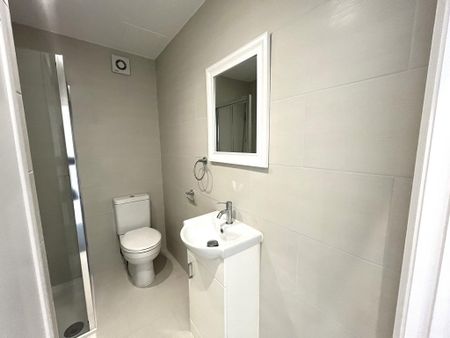 Studio to rent - Photo 5